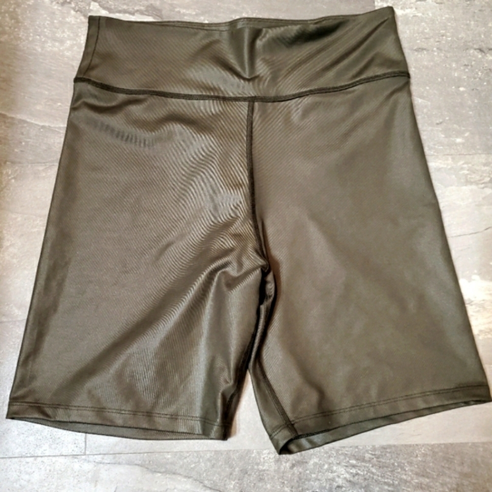 NWOT Abercrombie & Fitch High Rise bike shorts. Dark olive green. Size L.